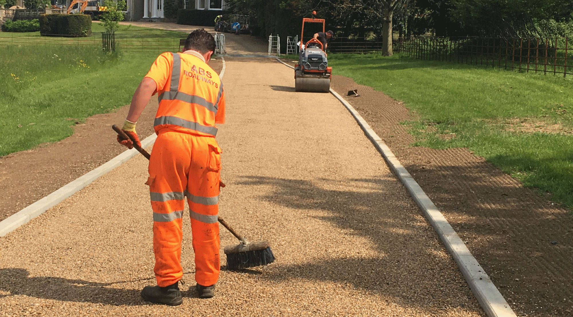 A tar and chip surfacing installation image 4a